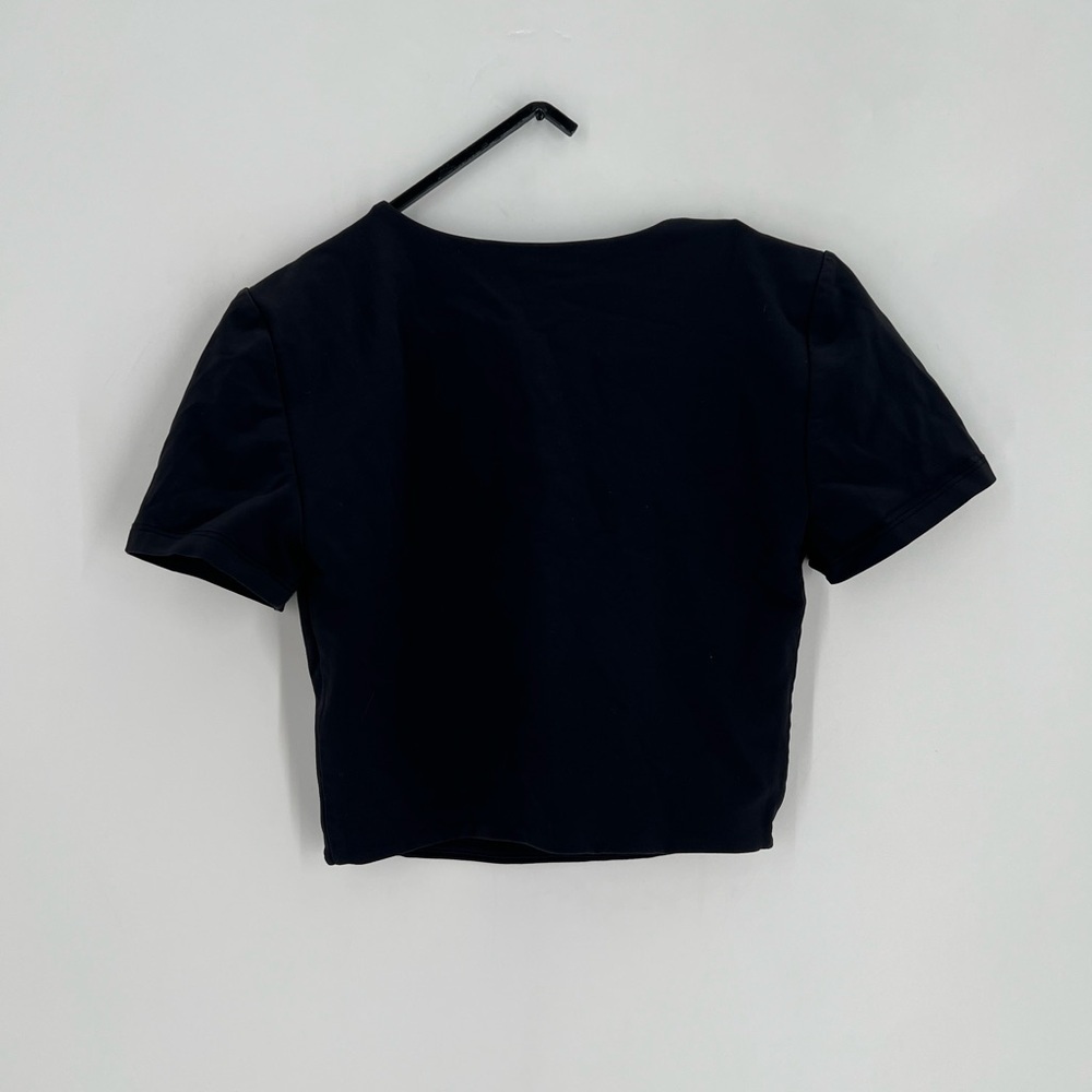 Babaton Black Sculpt Contour Cropped Short Sleeve T-Shirt - Picture 4 of 5
